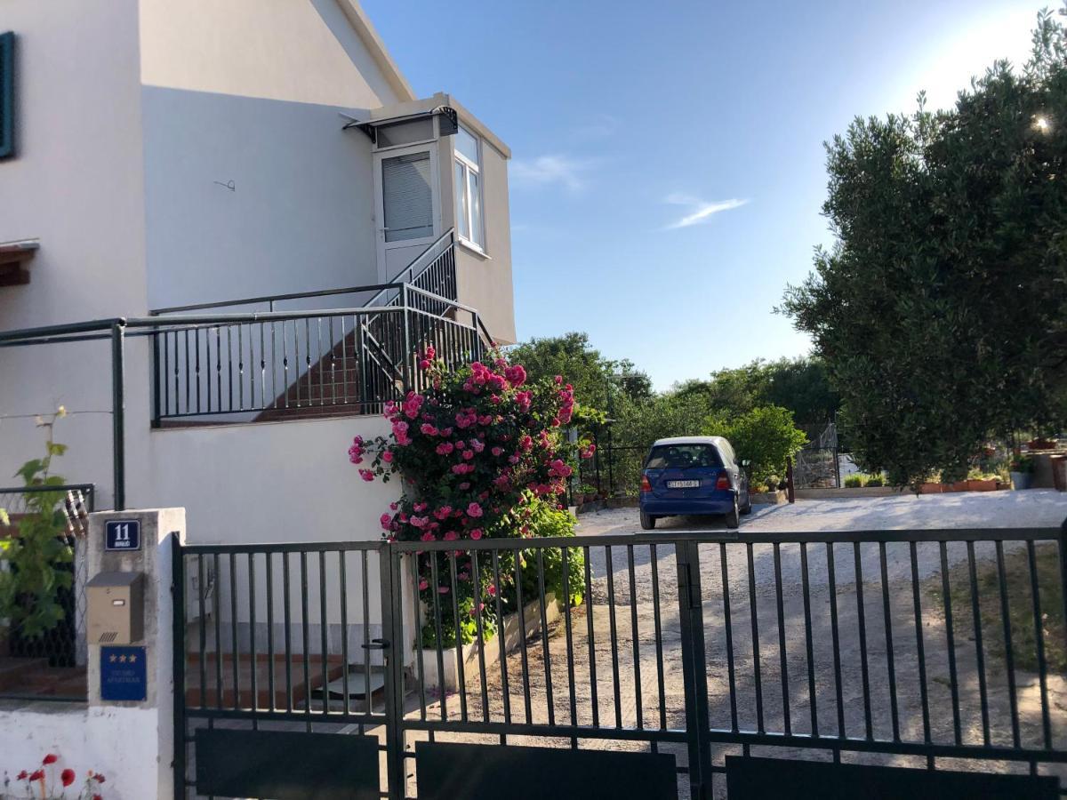 Apartman Mira *